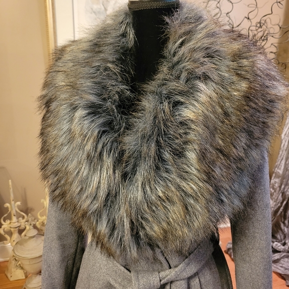 BCBG Max Azria Full Length Wool Blend Coat with Faux Fur Collar - Picture 4 of 17